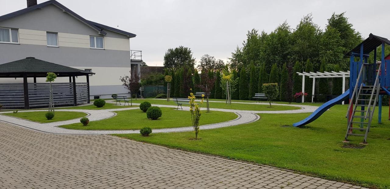 Motel Domowy Gosciniec Łomża Exteriör bild